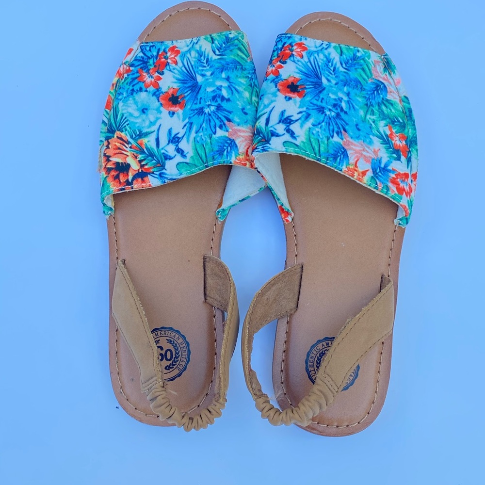 American Eagle floral sandal women 8 1/2